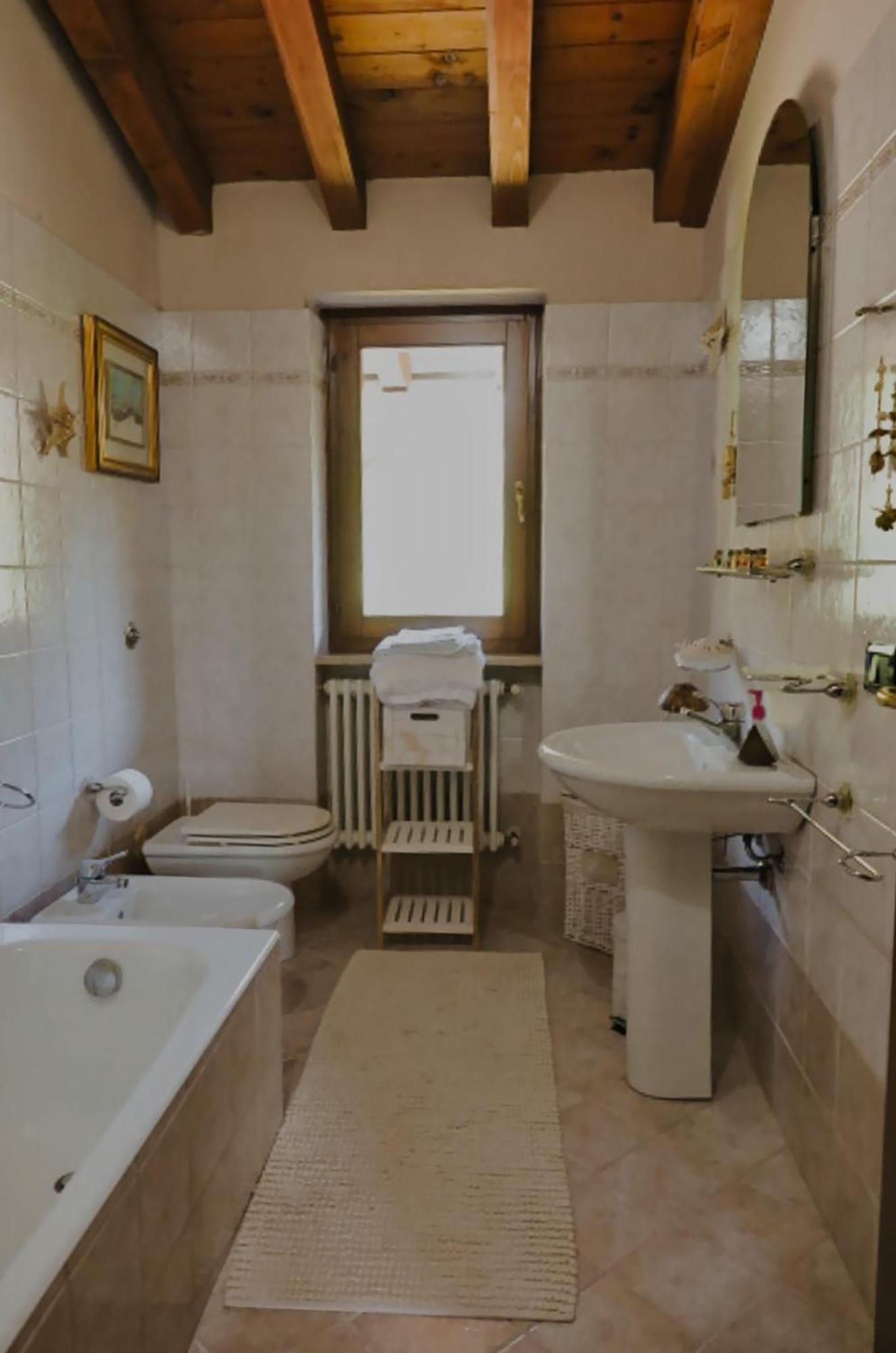 Alice Nel Paese Delle Meraviglie Gavardo Esterno foto